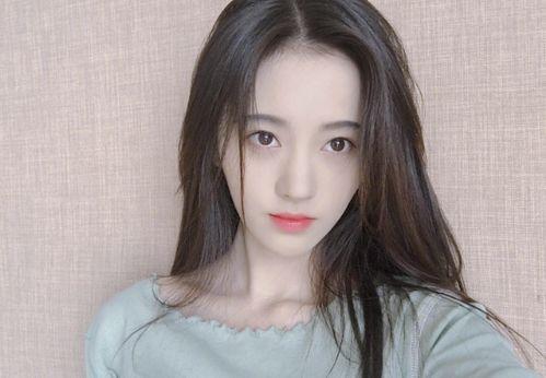 爱豆吃瓜娱乐酱鞠婧祎,爱豆吃瓜娱乐酱，揭秘明星幕后生活点滴”